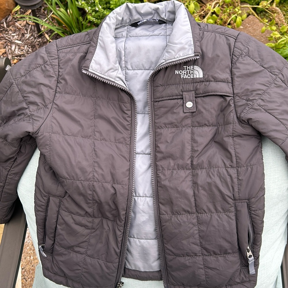 The North Face zip up quilted jacket Boys size 6 XS